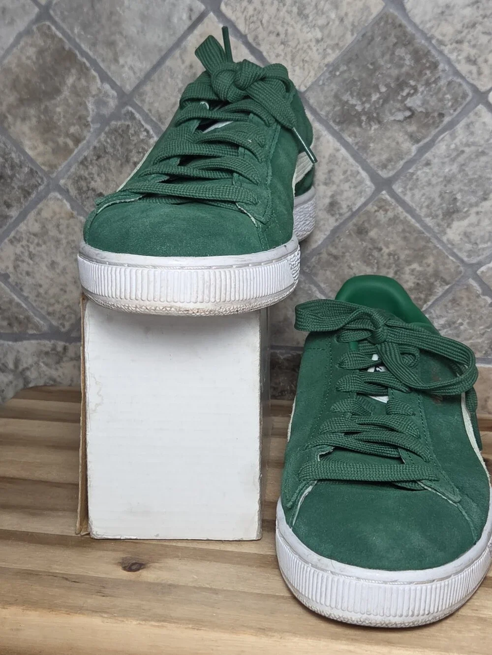 Womans Puma Suede Classic Sneakers in Green and White 9.5 M